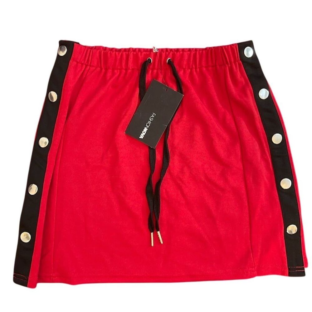 Fashion Nova Women's She Might Snap Skirts - Red /Black